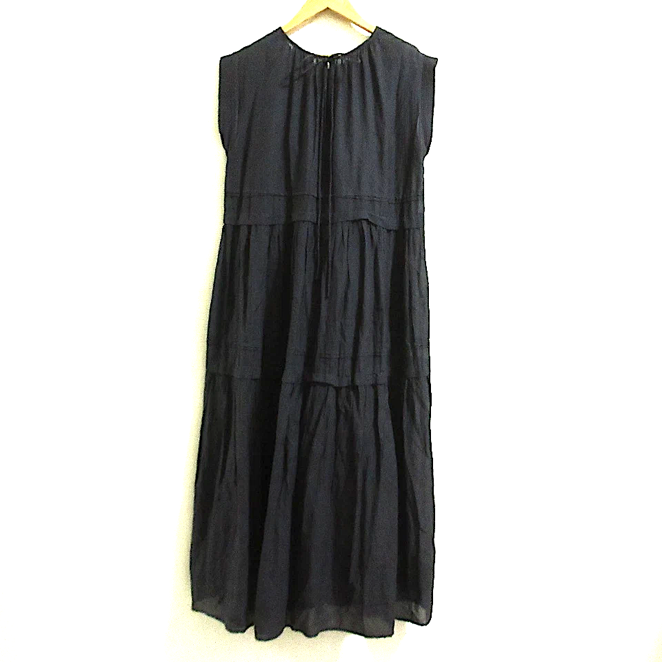 UNITED ARROWS JAPAN. 2024 Collection Black Sleeveless Flare Dress