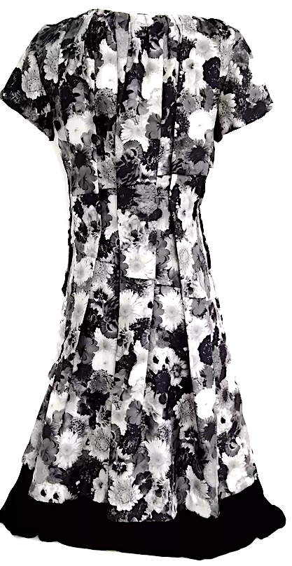 Louis Vuitton Paris. Grays Floral Silk, Rayon Dress