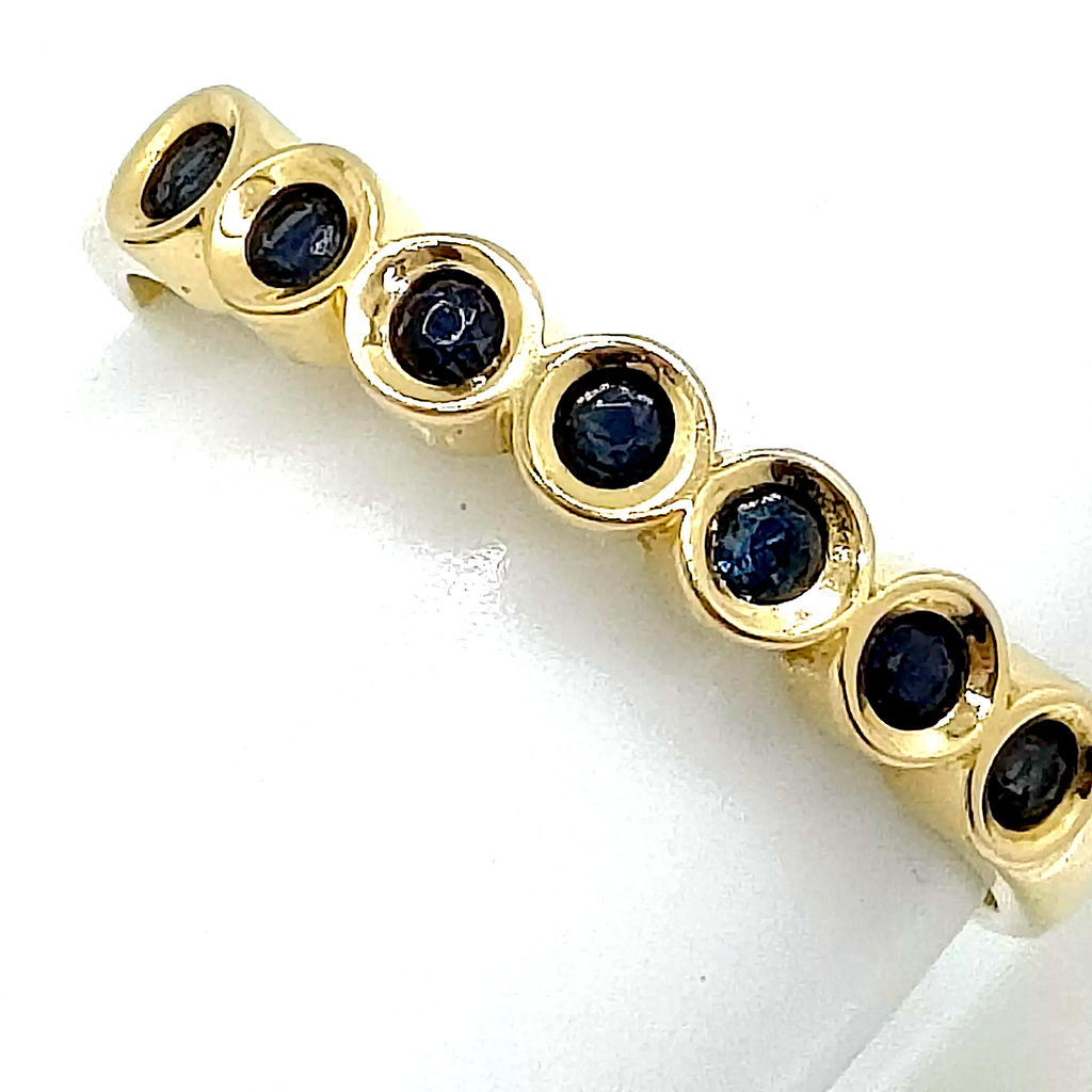 CHESTERFIELD'S LONDON. Estate Vintage 18ct Gold Blue Spinel Stone Eternity Ring