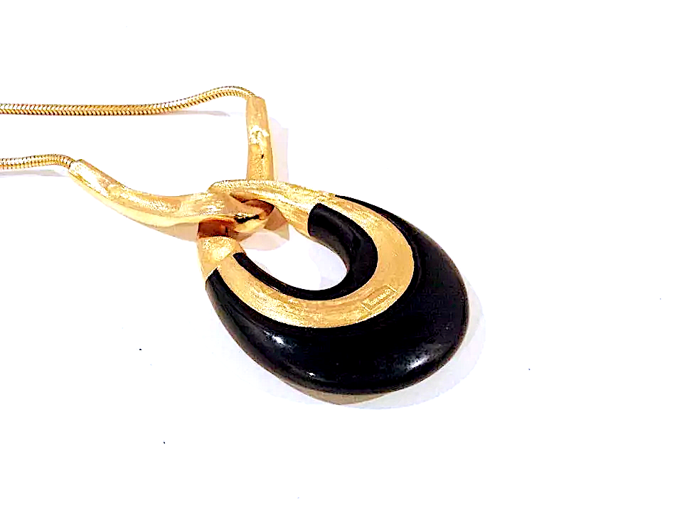Vintage  Goldplated Signed Crown Trifari Black Lucite Teardrop Pendant Necklace