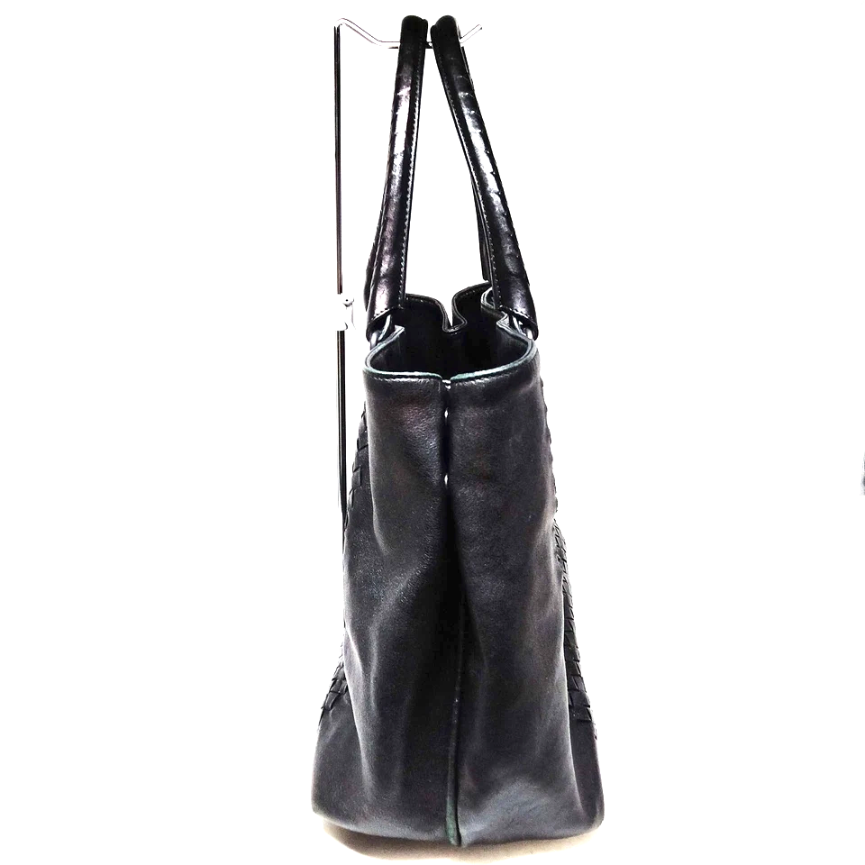 Bottega Veneta Italy. Large BlackI Intrecciato Leather Shoulder Bag