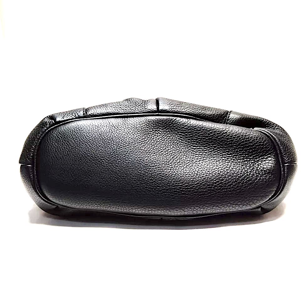 Gucci Italy. Authentic Black Pebbled Leather Shoulder Bag, Hand Bag