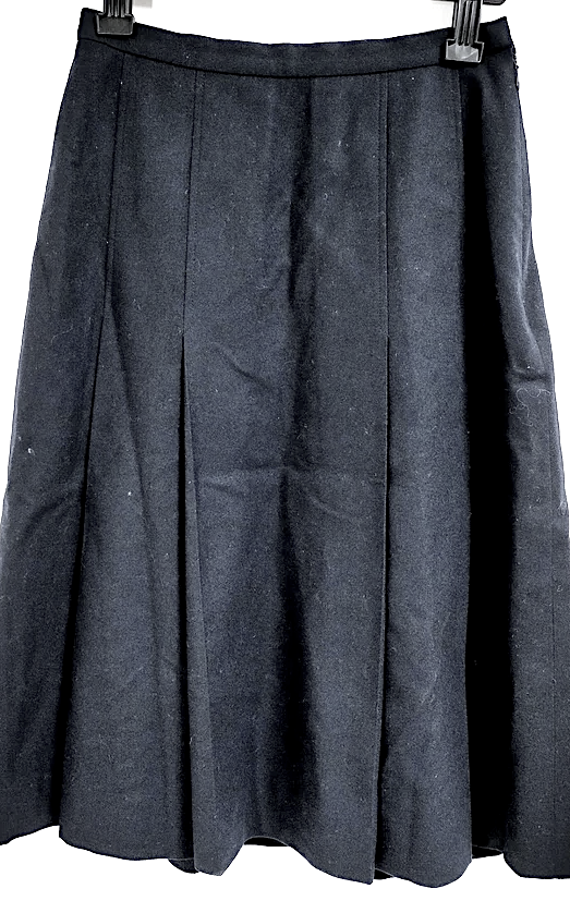 Burberrys UK. Vintage Black Wool Pleated Accent Skirt