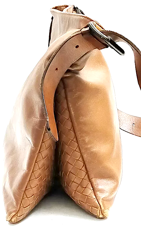 Bottega Veneta Italy. Brown Leather Shoulder Bag