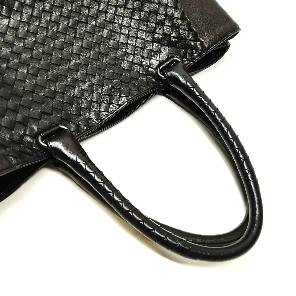 Bottega Veneta Italy. Large BlackI Intrecciato Leather Shoulder Bag