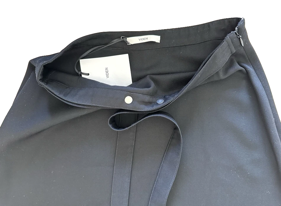 Viden NWT. Black Pure Wool A-Line Skirt