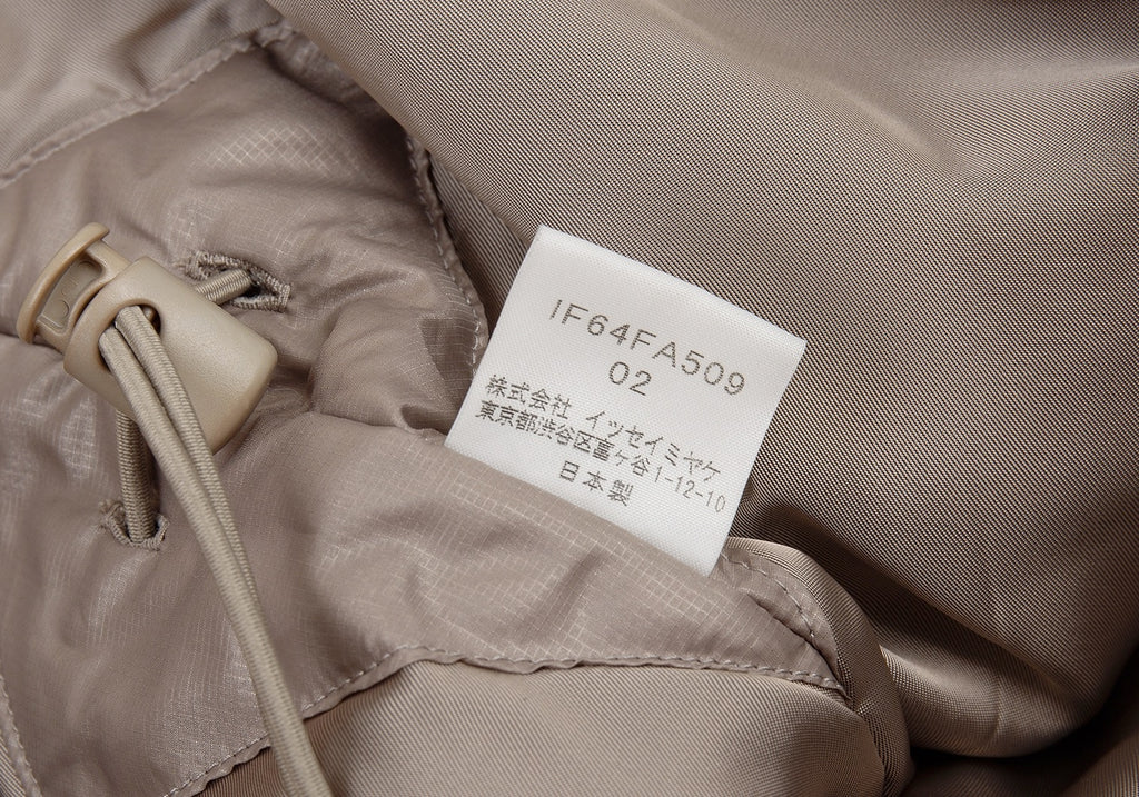 ISSEY MIYAKE JAPAN. FETE Mocha Color Batting Windbreaker Coat