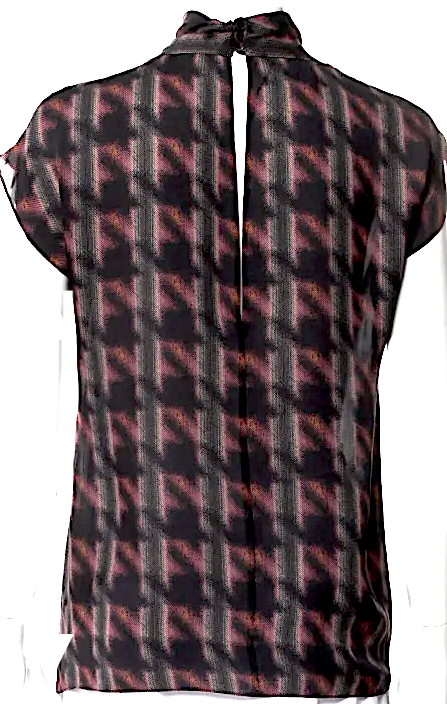 Gucci Italy. Frida Giannini Designer. Vintage 2013 Collection Silk Top