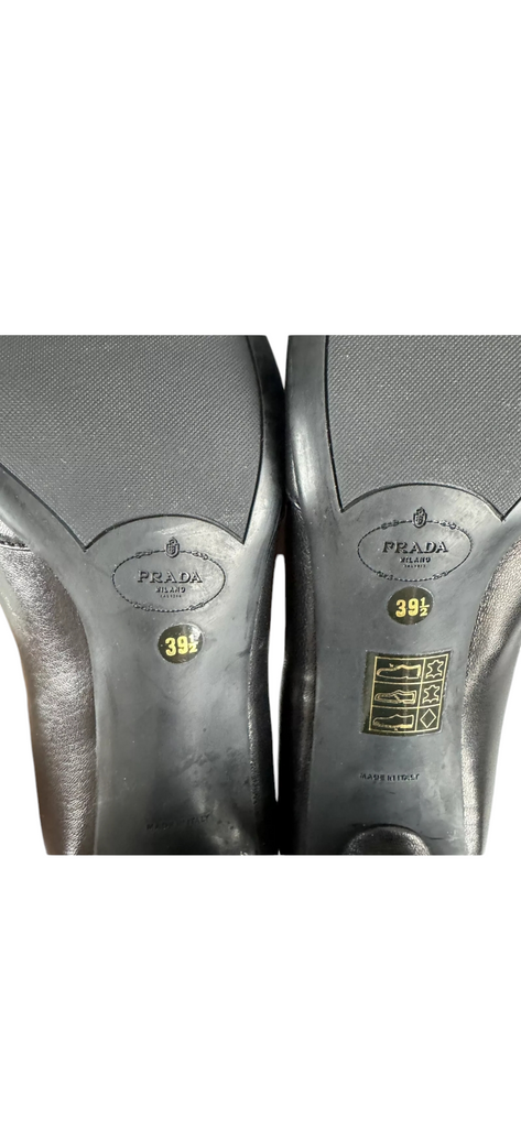 Prada Pumps Italy. NEW W/Box Black Leather Calzature Donna Nappa Studded Buckle US 9.5