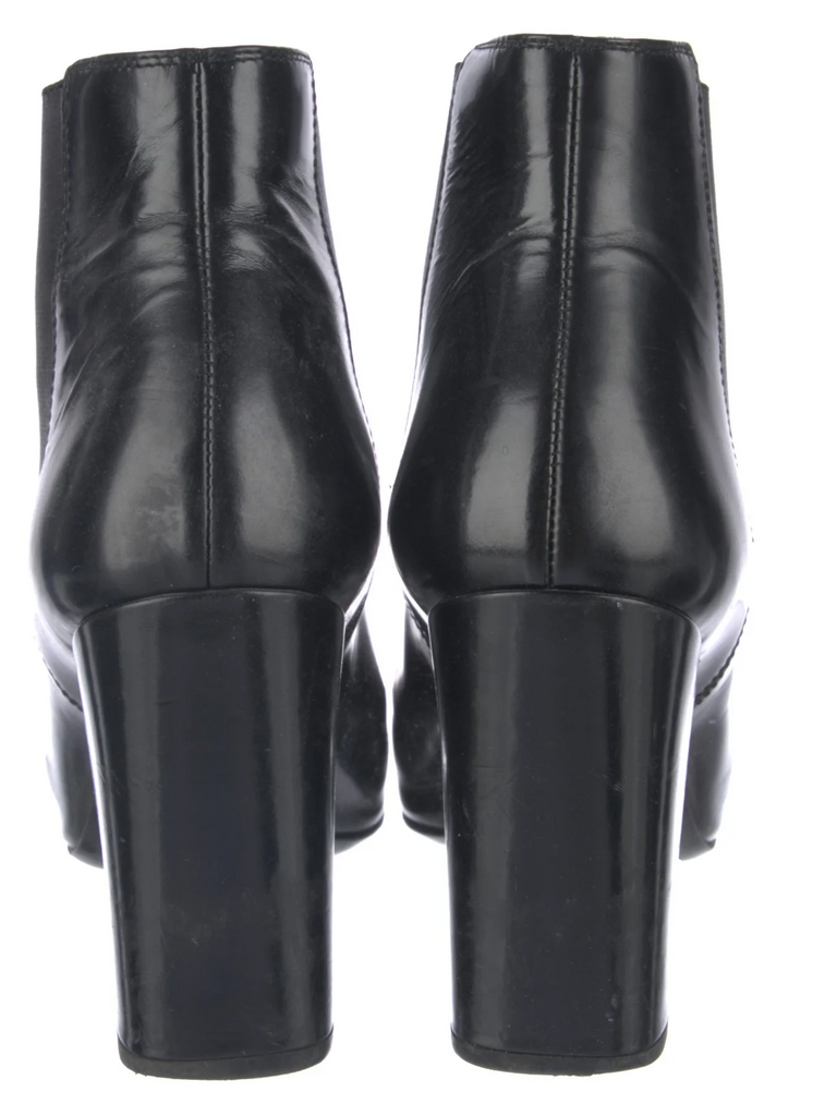 Saint Laurent Paris. Black Leather Chelsea Boots SZ38.5