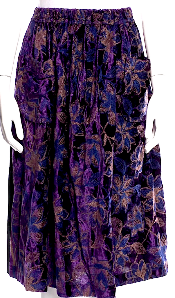 Comme des Garçons Japan. TAO. Eggplant/Black Color Floral Print Knee-Length Skirt
