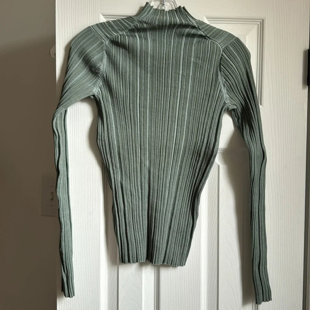 Acne Studios STOCKHOLM. Pristine As New. Ribbed Cotton Blend Turleneck