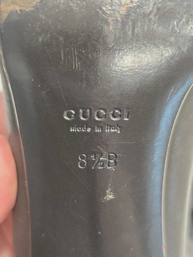 Gucci Italy. Dark Brown Leather Pumps Gun Metal Horsebit Design Hardware
