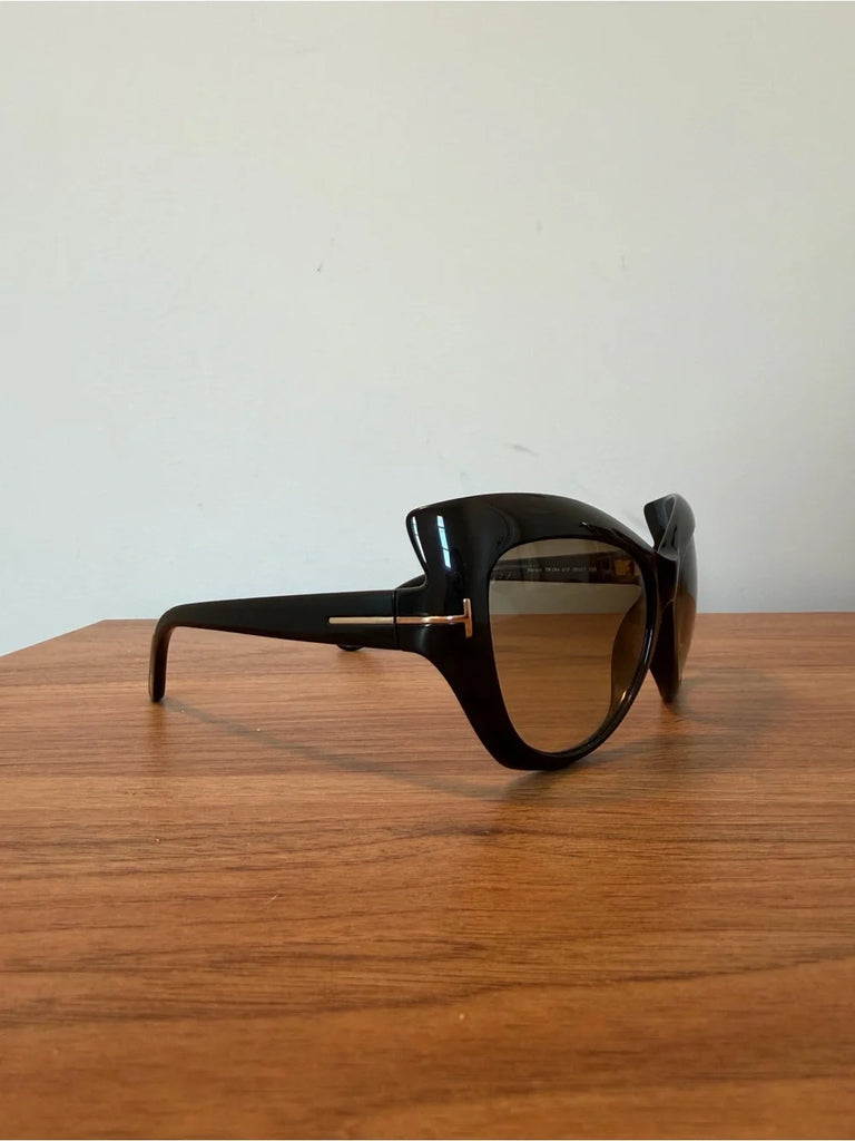 Tom Ford NY. AUTHENTIC Black Oversized Cat-Eye Sunglasses
