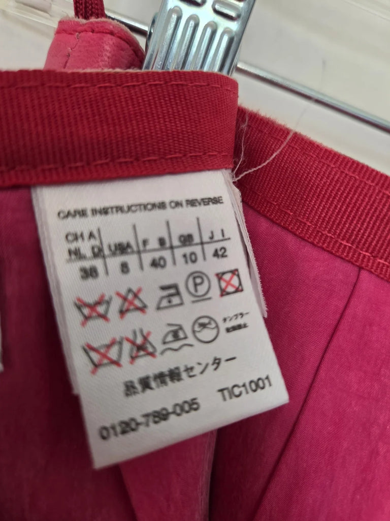 Max Mara ITALY. Bright Fuchsia Leather Ostrich Embossed Pencil Skirt