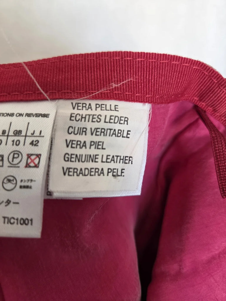 Max Mara ITALY. Bright Fuchsia Leather Ostrich Embossed Pencil Skirt