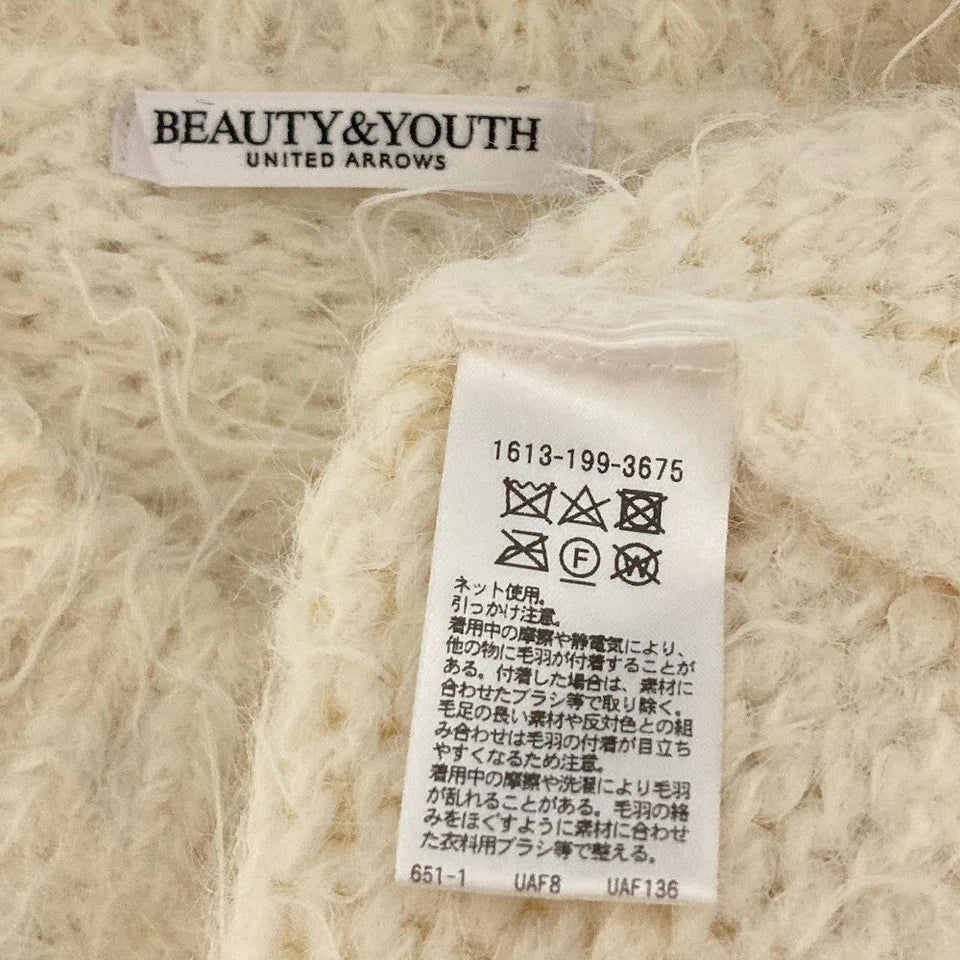 BEAUTY & YOUTH UNITED ARROWS JAPAN. Off-White Feather Yarn Knit Pullover Top