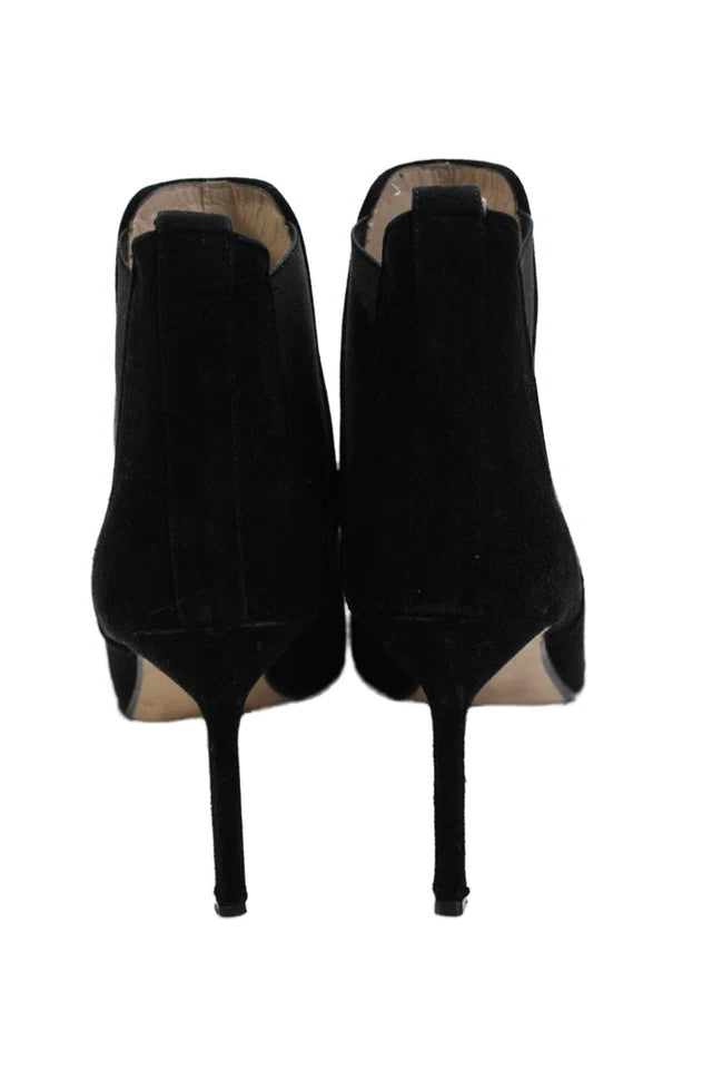 Manolo Blahnik Paris. Black Suede Pointed Toe Stretch Ankle Boots Black Size 39