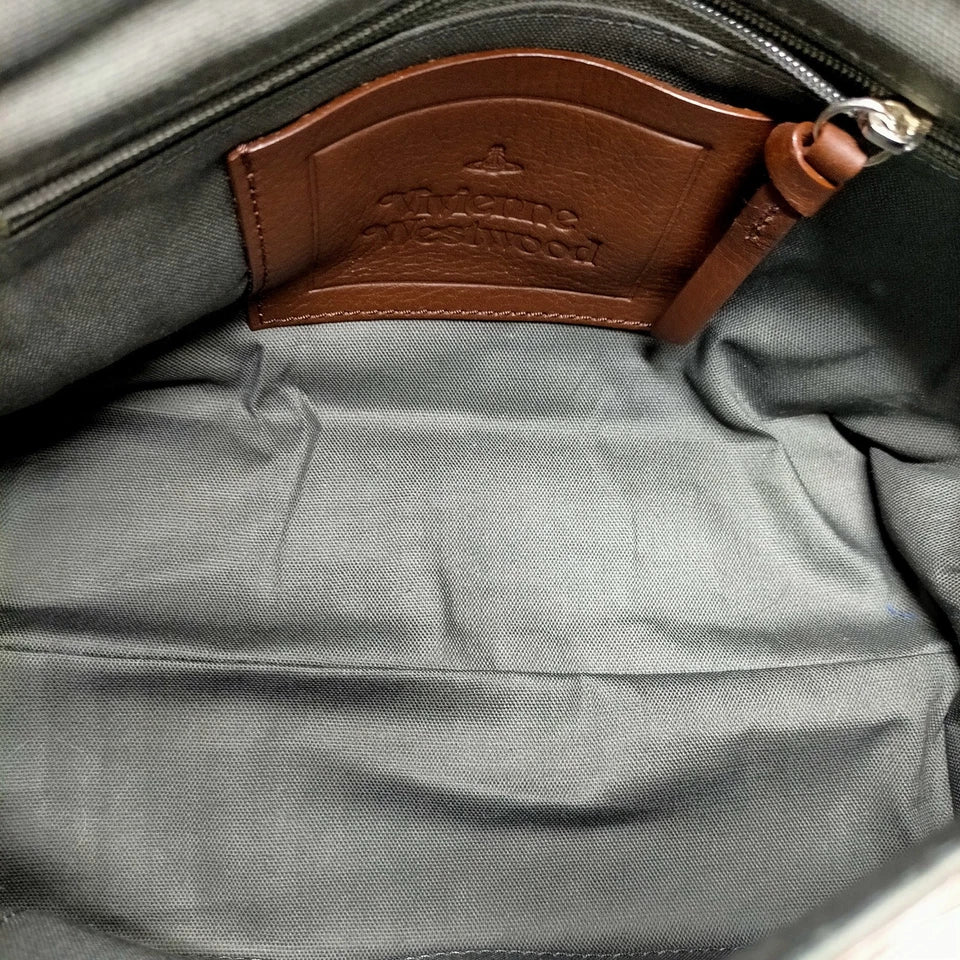 Vivienne Westwood UK. NEW W/O TAG. Brown Leather Shoulder Bag