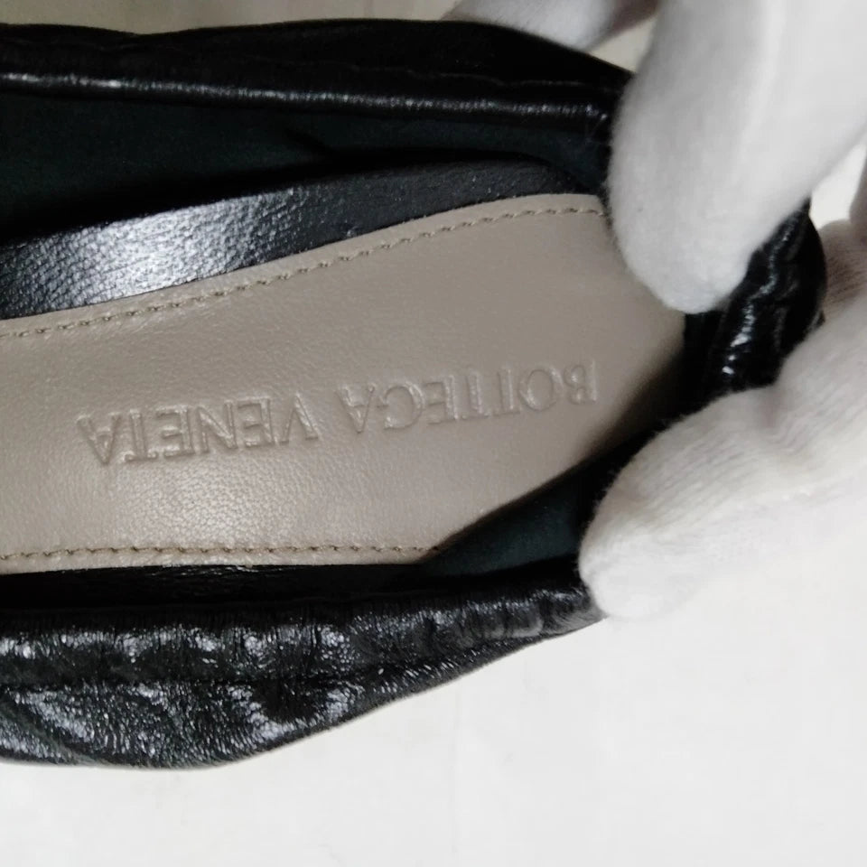 Bottega Veneta  Italy. NWOT. Black Leather Kitten Heel US 8