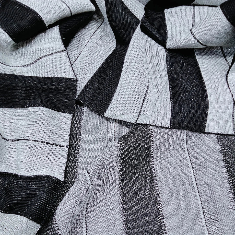 Gucci Italy. Rayon, Nylon, Polyurethane Skirt