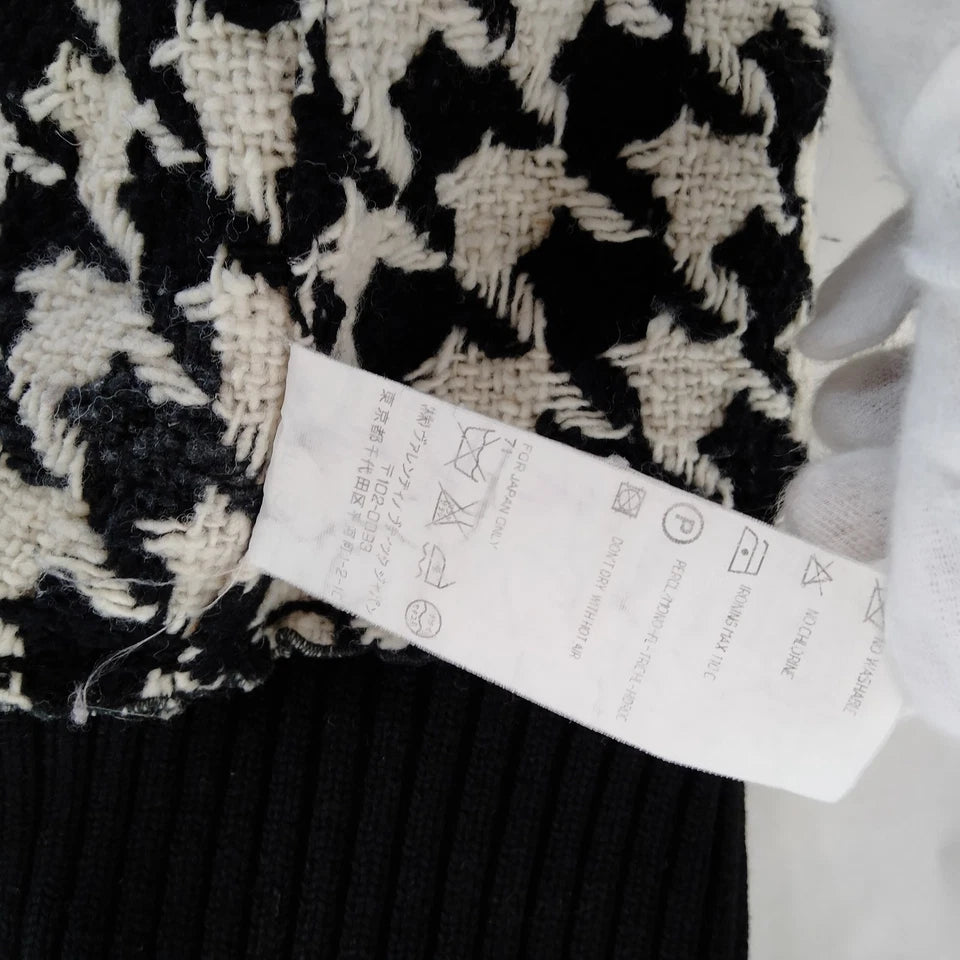 Valentino Garavani Italy. Vintage Houndstooth Pattern Wool Jacket