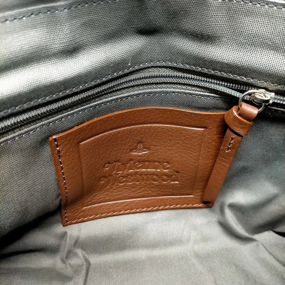 Vivienne Westwood UK. NEW W/O TAG. Brown Leather Shoulder Bag