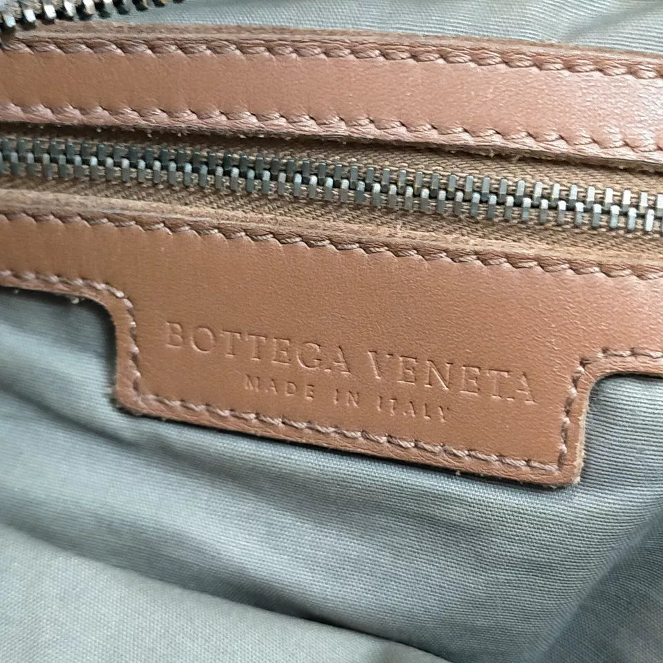 Bottega Veneta Italy. Brown Leather Shoulder Bag