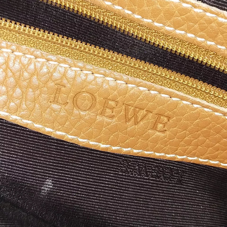 LOEWE Madrid. Light Tan Leather Shoulder Bag